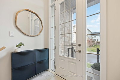 102 Lyall Stokes Circle — photo 2
