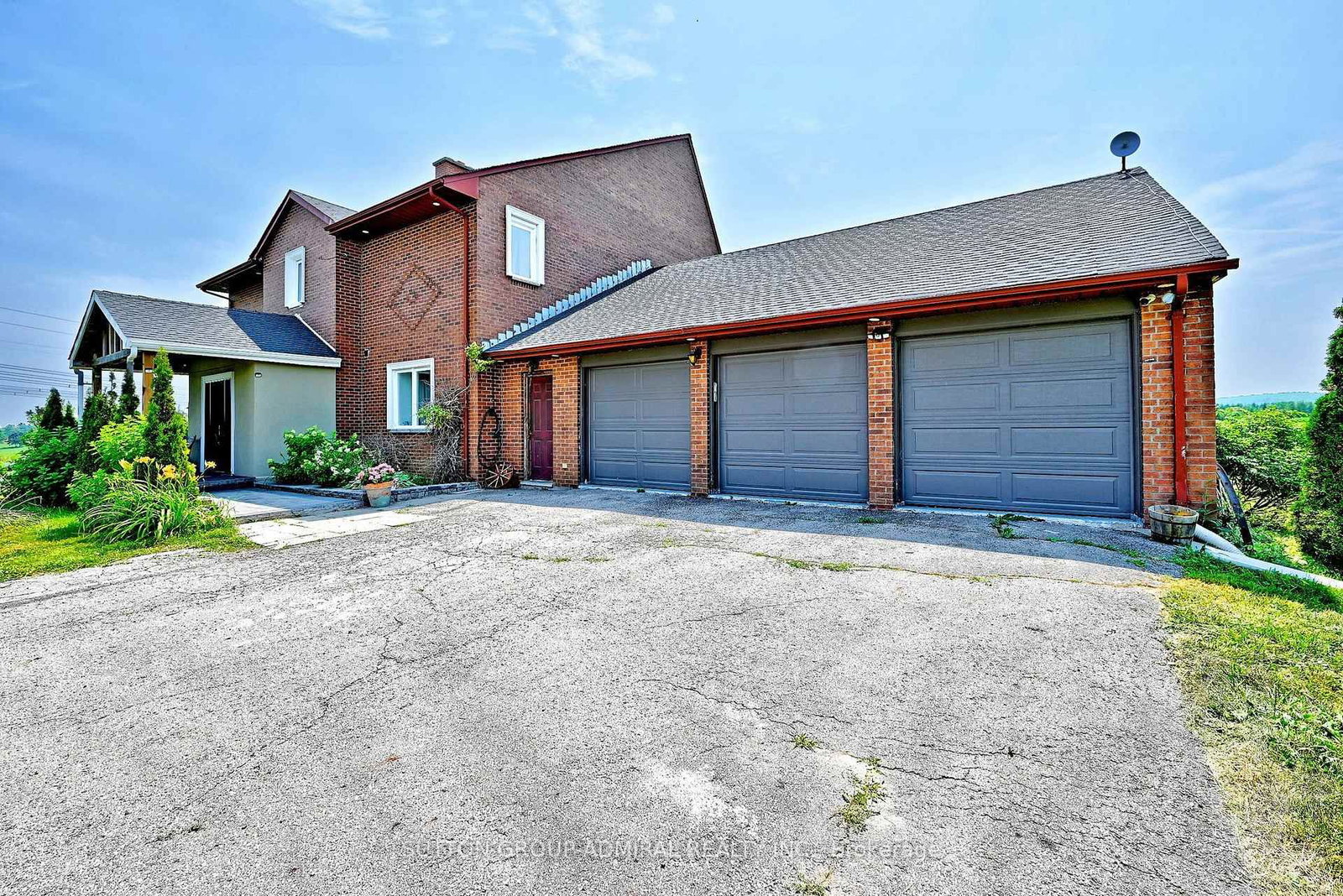 7205 19th Side Road • King, ON photo 2