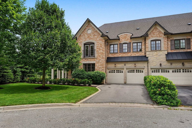 64 Jenny Thompson Court