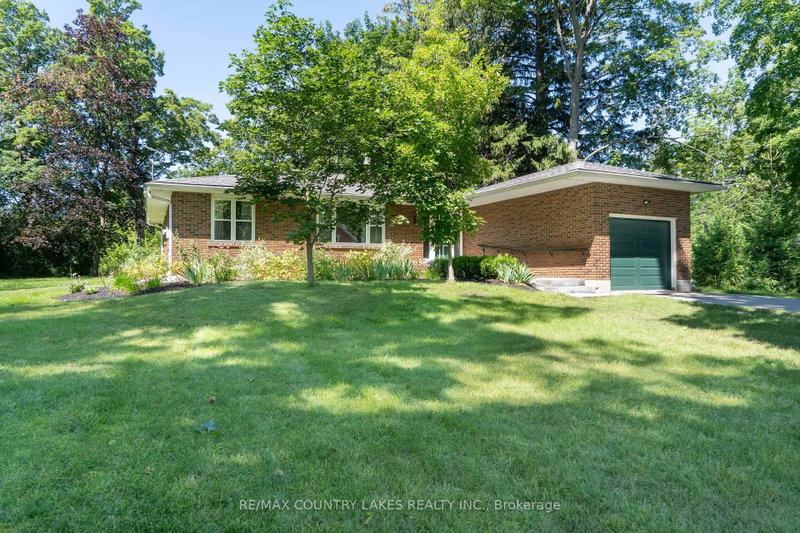 94 Laidlaw Street N