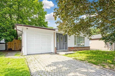 10 Devins Drive — photo 2