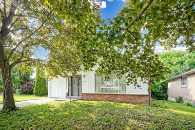10 Devins Drive — photo 4