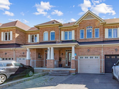 4-bed Townhouse · 135 Windrow St