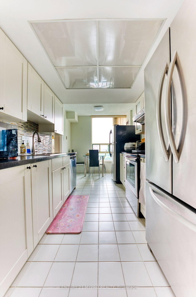 #1325 - 7805 Bayview Avenue