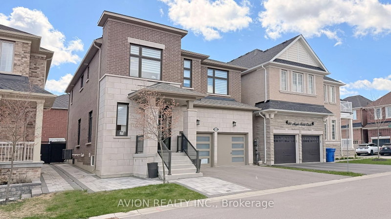 76 Maple Fields Circle, Aurora