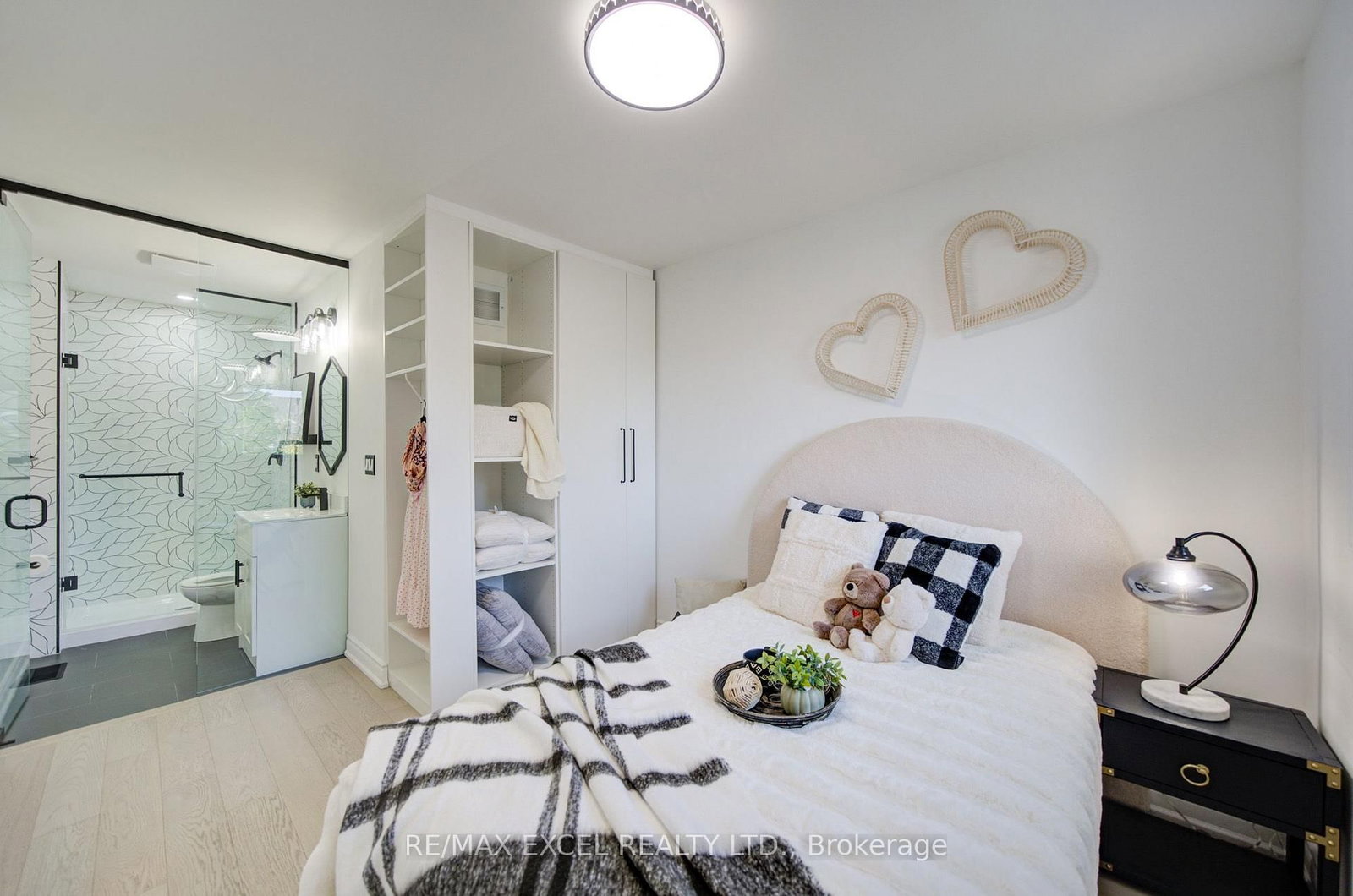 454 Bur Oak Avenue • Markham, ON photo 35