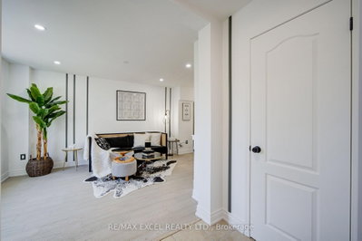 454 Bur Oak Avenue • Markham, ON photo 5