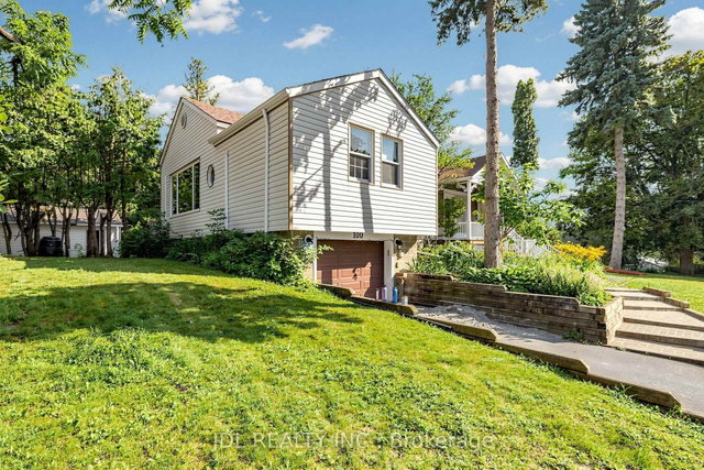 100 Roxborough Road