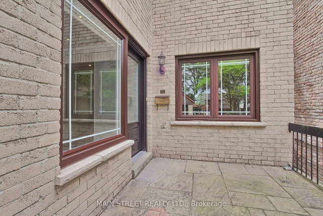 27 Murdock Avenue