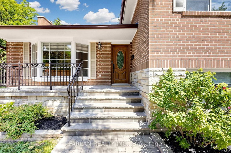 235 Rosemar Gardens