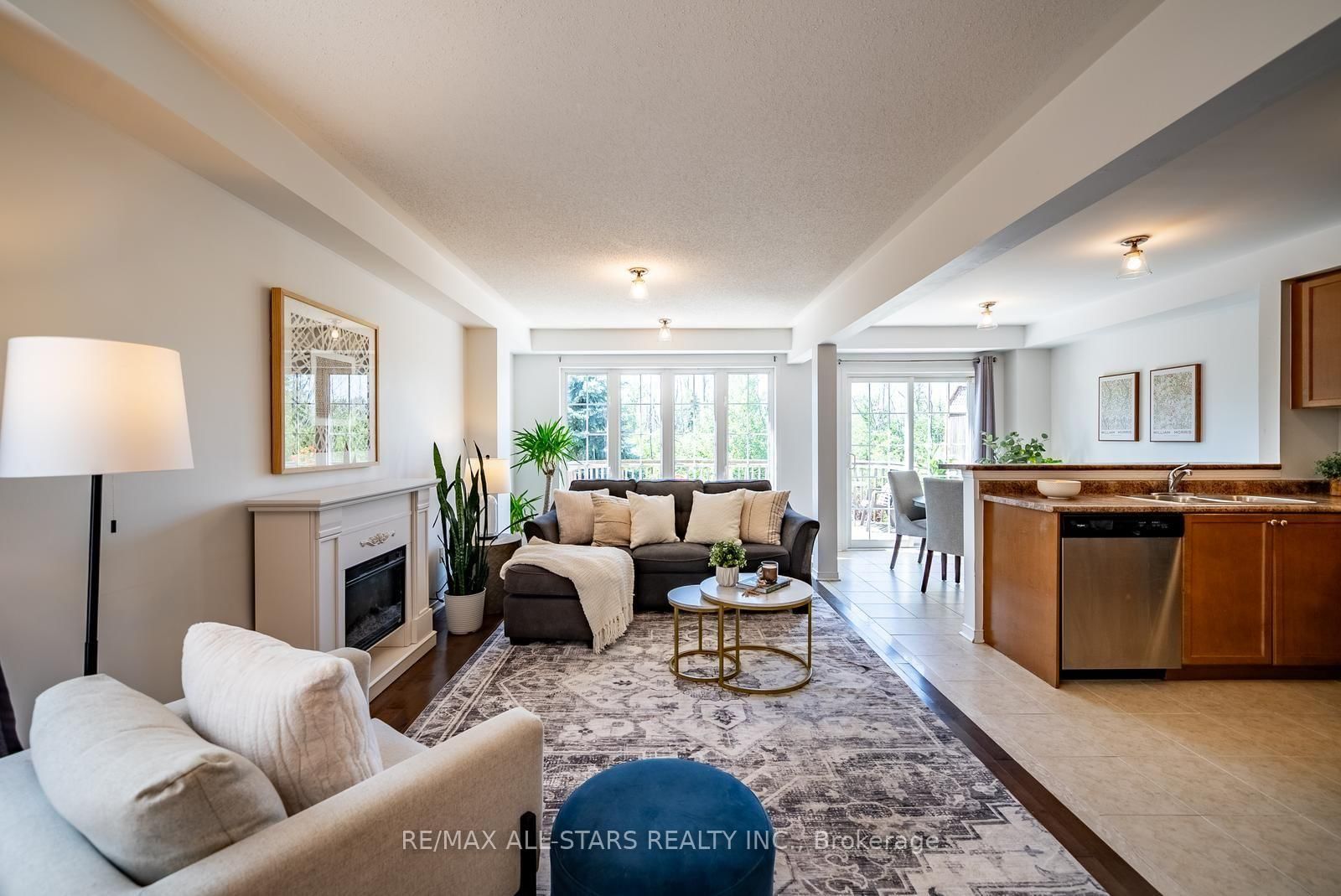 281 Reeves Way Boulevard • Whitchurch-Stouffville, ON photo 7