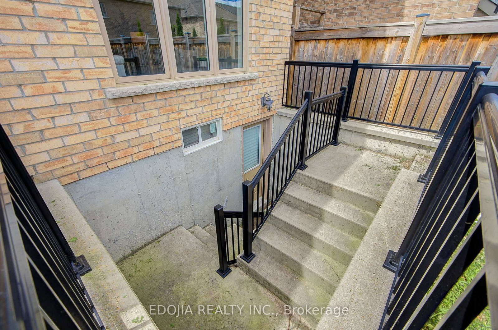 226 Gibson Circle • Bradford West Gwillimbury, ON photo 39