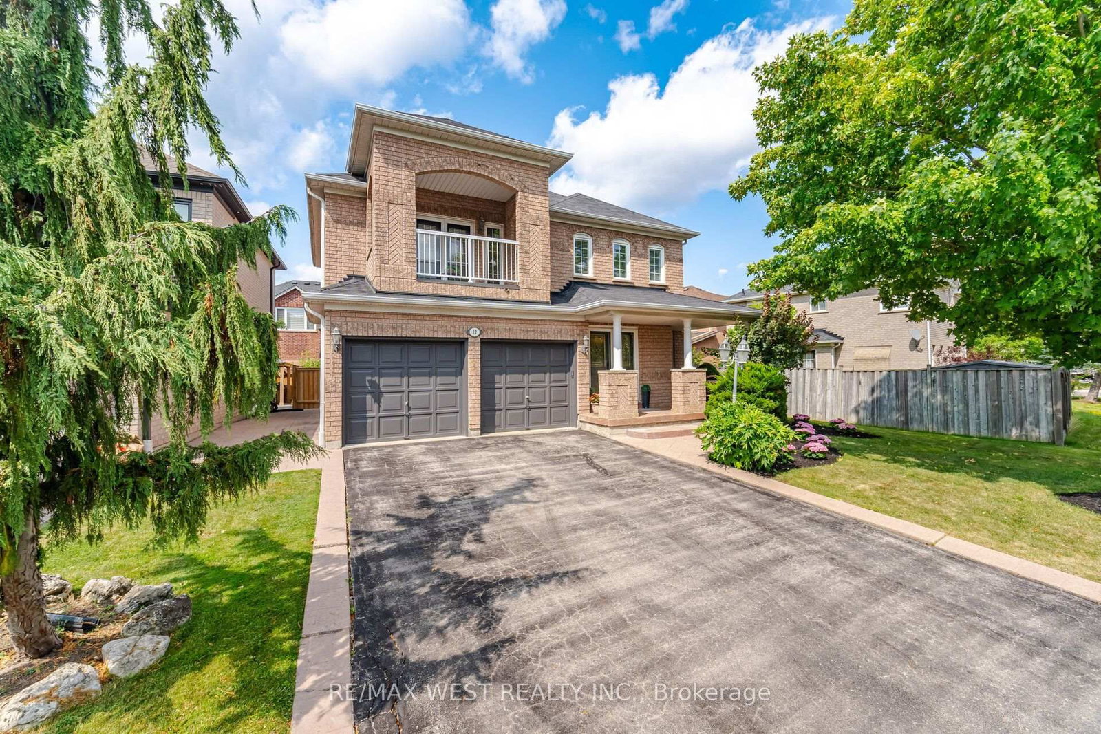 12 Mira Vista Place • Vaughan, ON photo 2
