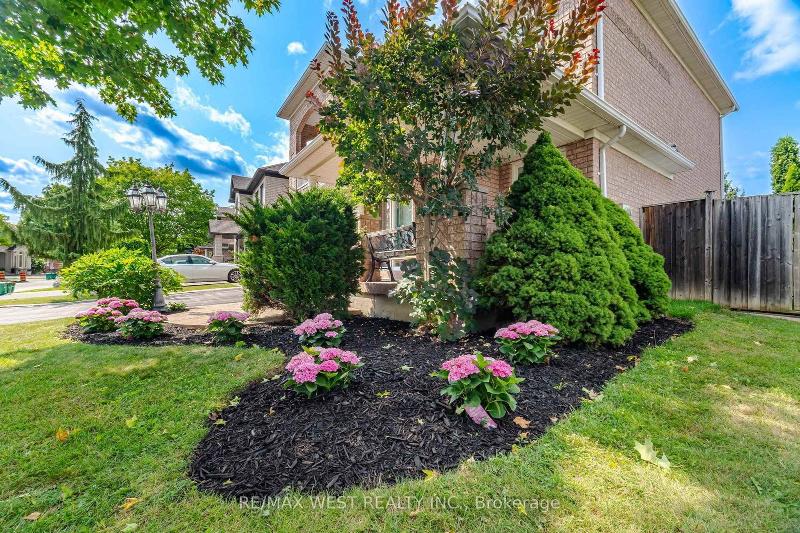 12 Mira Vista Place • Vaughan, ON photo 3