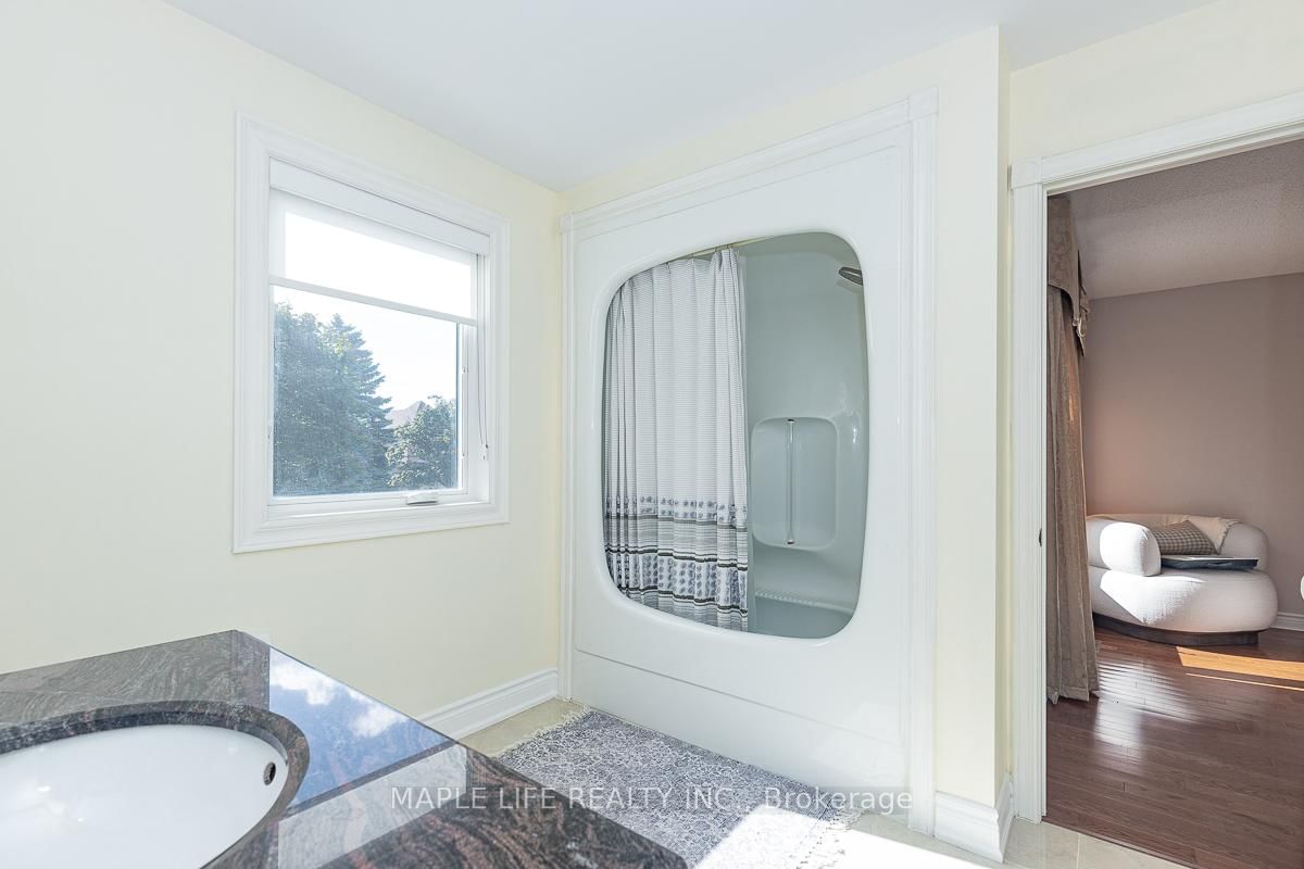 1 Elderwood Drive • Richmond Hill, ON photo 16