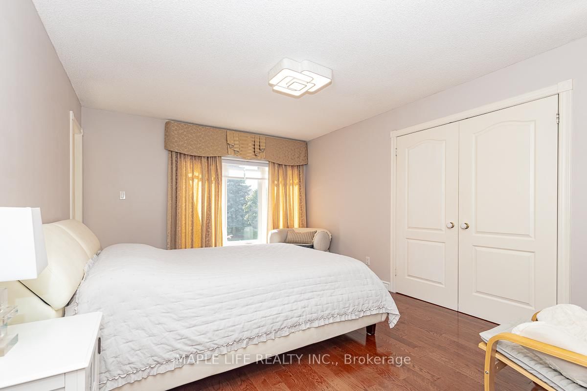 1 Elderwood Drive • Richmond Hill, ON photo 18