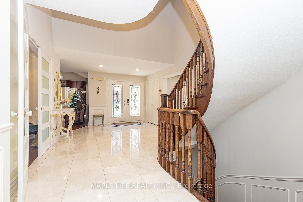 1 Elderwood Drive • Richmond Hill, ON photo 5