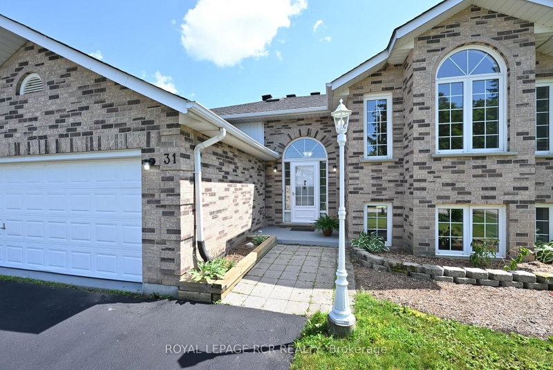 31 English Drive