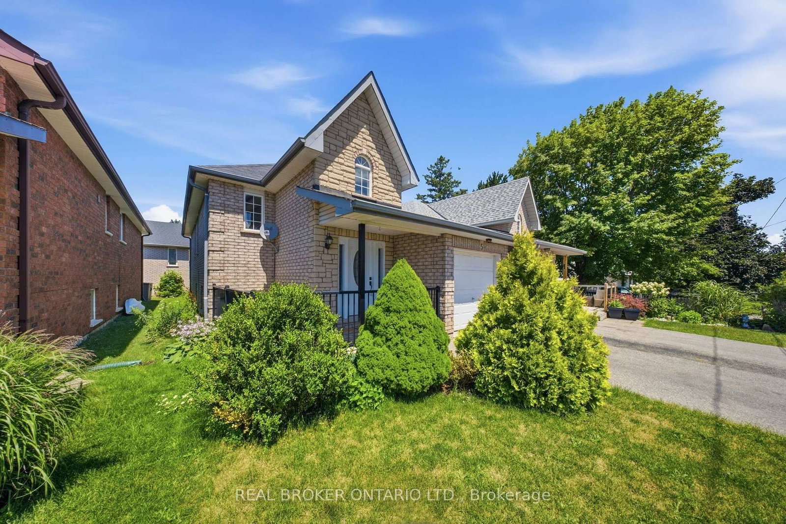5 John Harvey Street • Uxbridge, ON photo 2