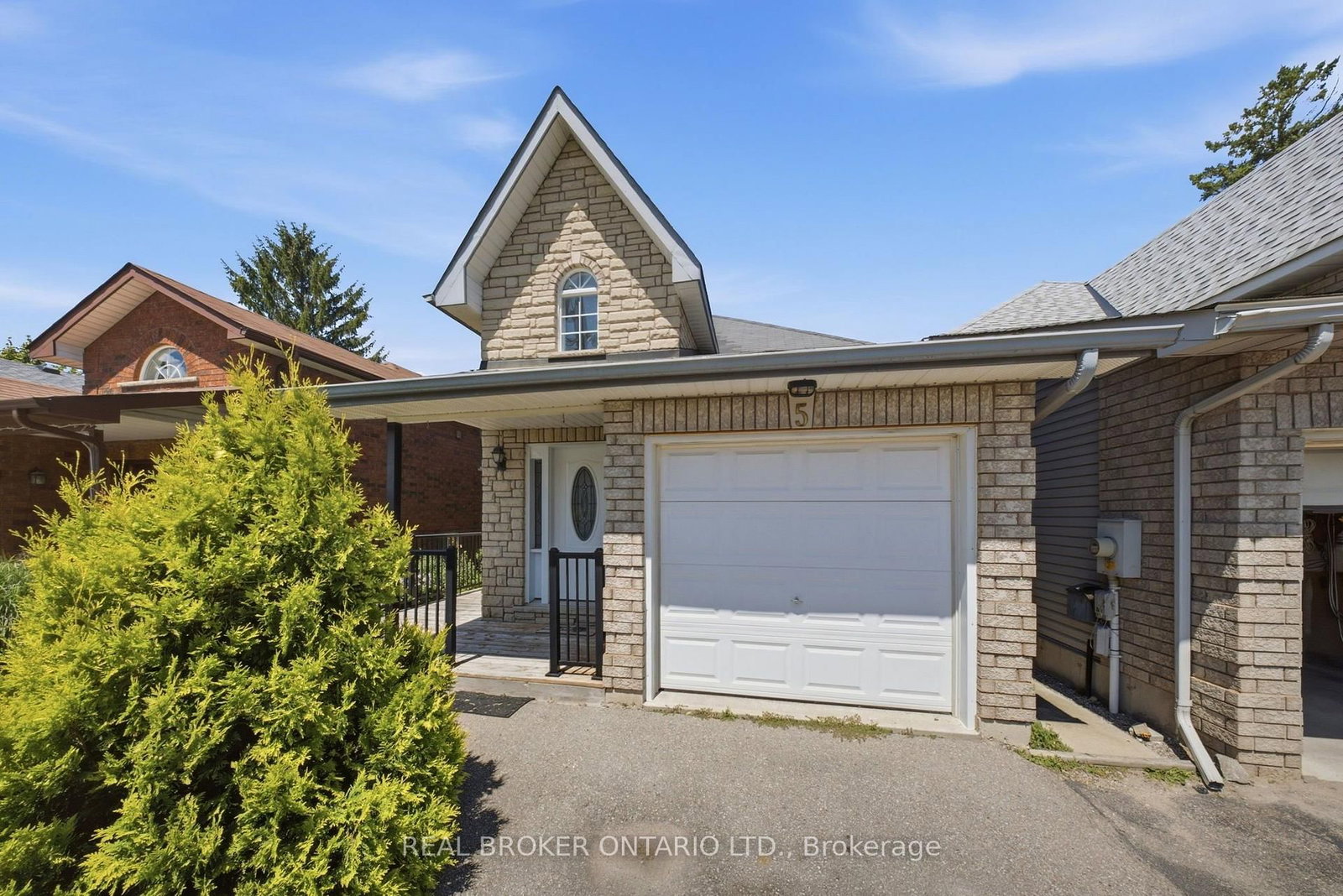 5 John Harvey Street • Uxbridge, ON photo 3