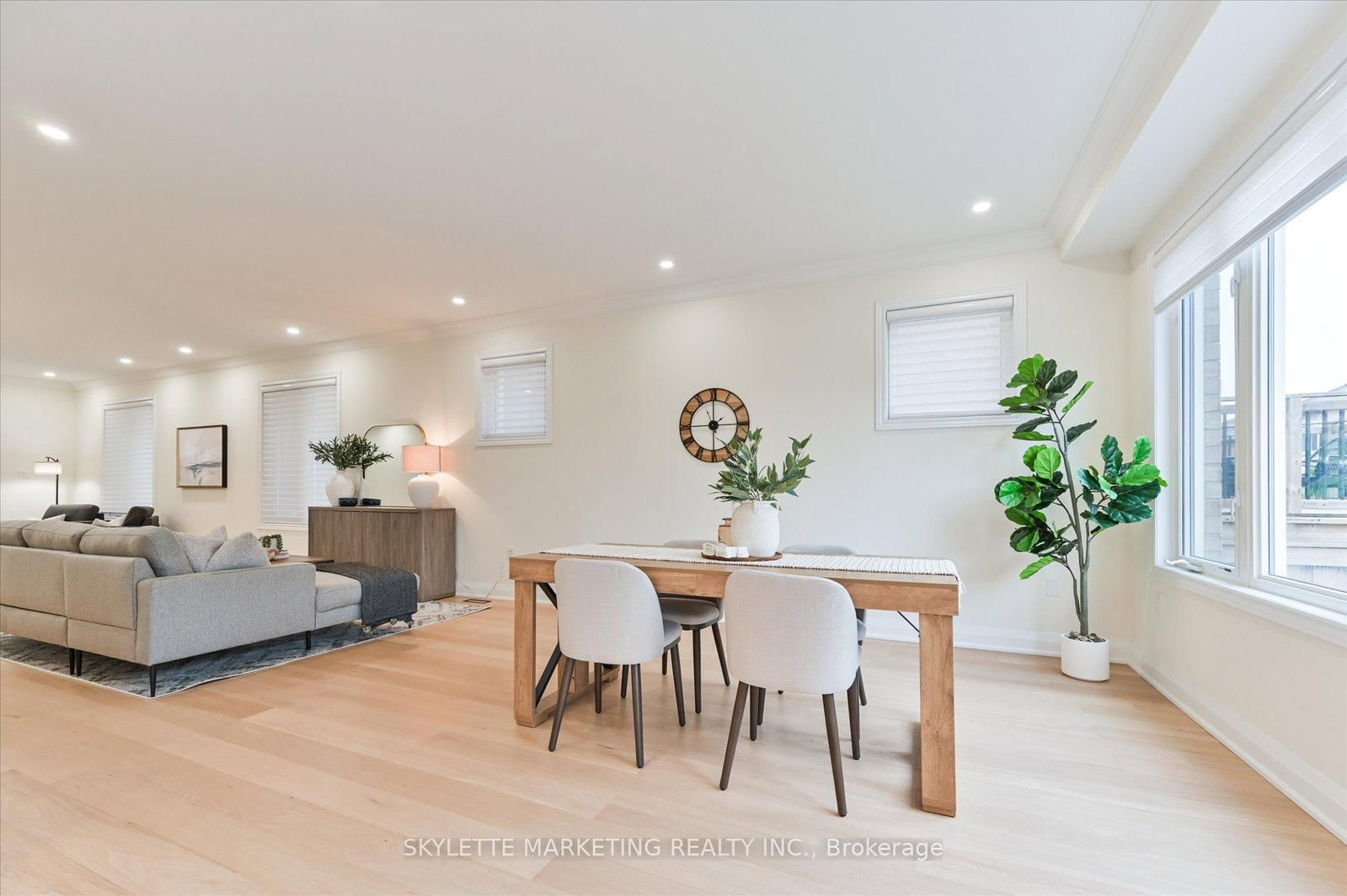 38 Russell Parker Crescent • Aurora, ON photo 12