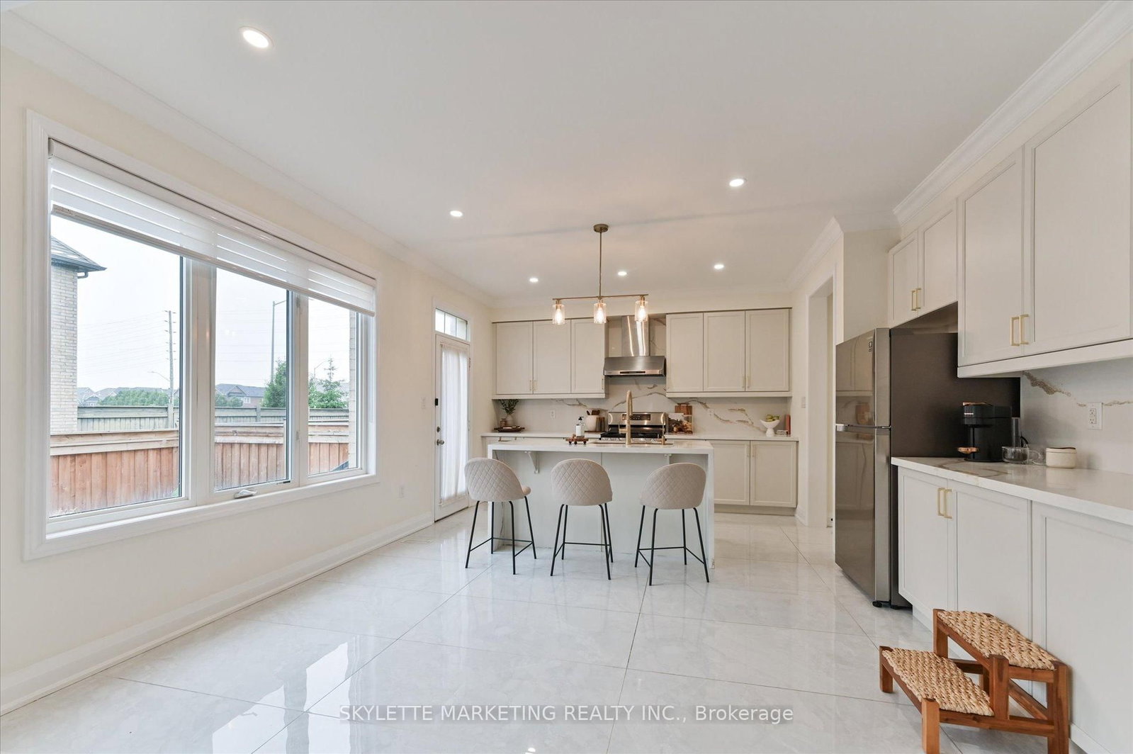 38 Russell Parker Crescent • Aurora, ON photo 14