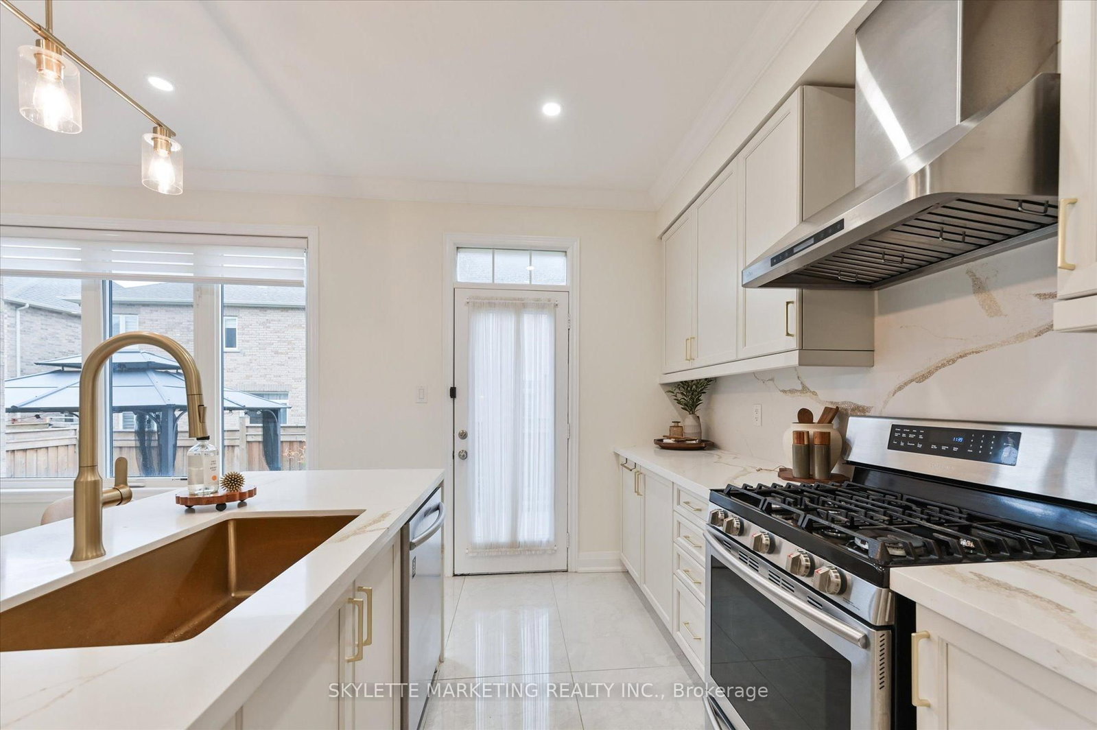 38 Russell Parker Crescent • Aurora, ON photo 16