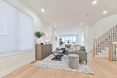 38 Russell Parker Crescent • Aurora, ON photo 8