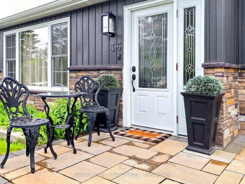 36 Elmvale Boulevard