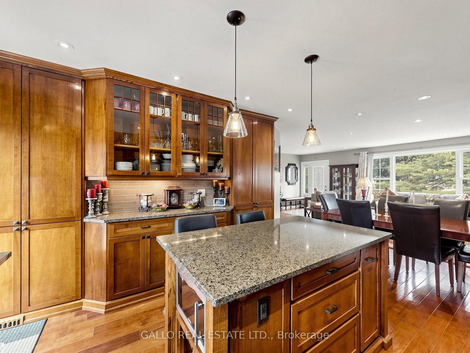 36 Elmvale Boulevard • Whitchurch-Stouffville, ON photo 8