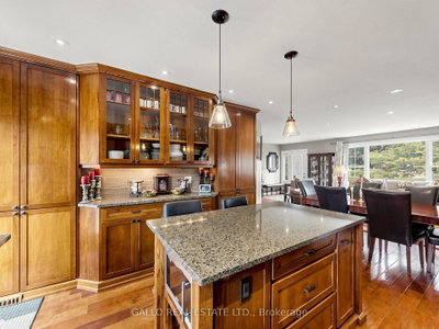36 Elmvale Boulevard • Whitchurch-Stouffville, ON photo 8