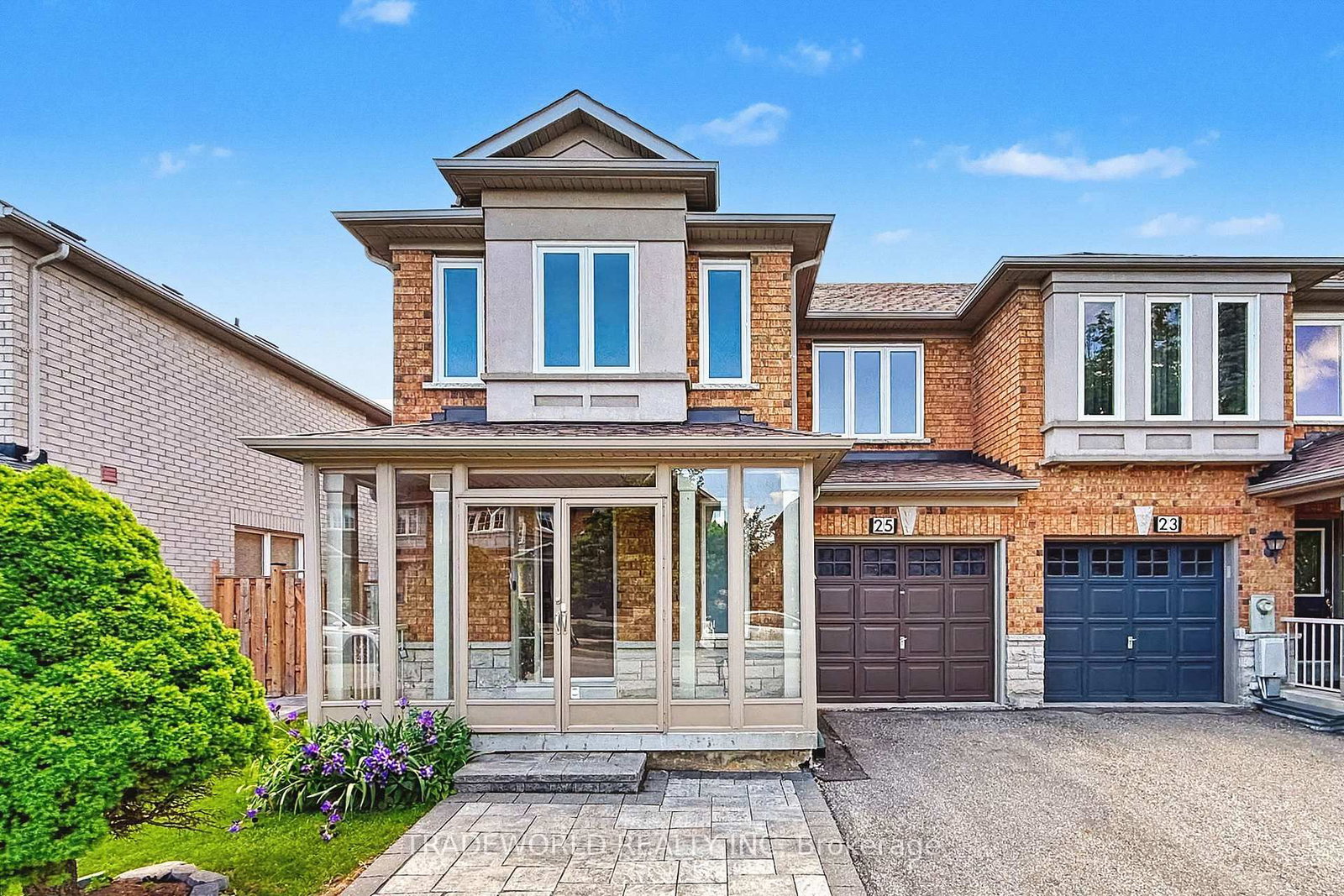 25 Bassett Avenue - Att/Row/Townhouse in Langstaff