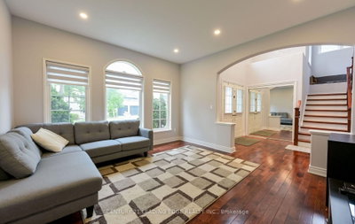 37 Drawbridge Drive • Markham, ON photo 5