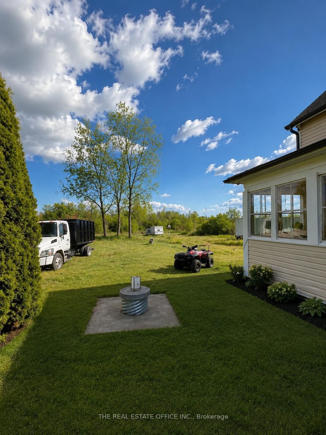 Listing Image 7