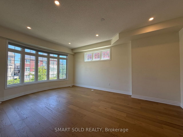 311 Dundas Way