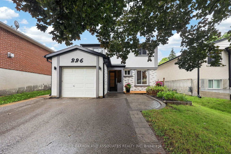 226 Thoms Crescent