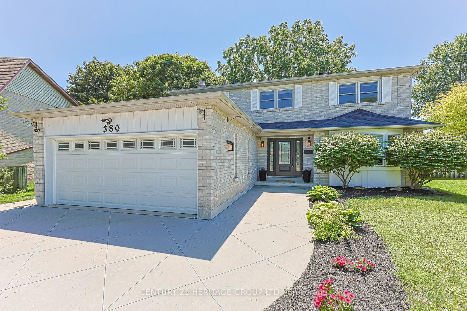 380 Selby Crescent • Newmarket, ON photo 1