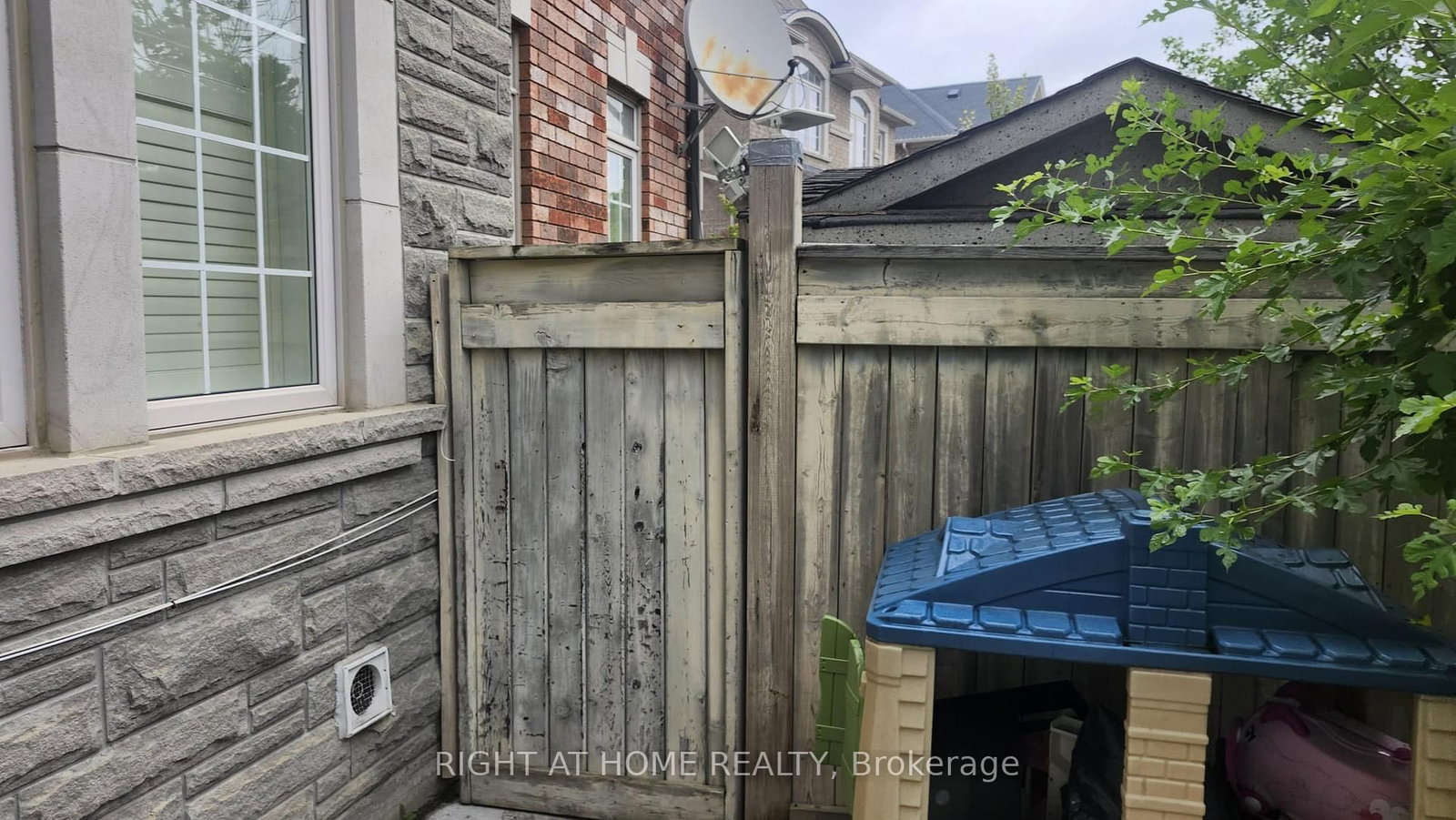 Bsmt - 1 Via Avellino Road, Vaughan 2