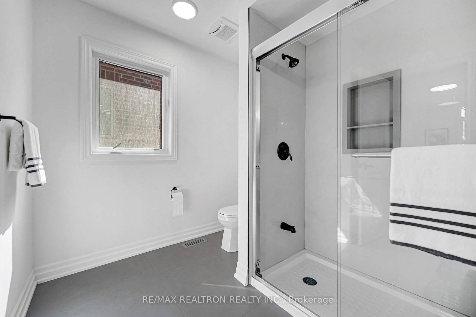126 Crane Street • Aurora, ON photo 38