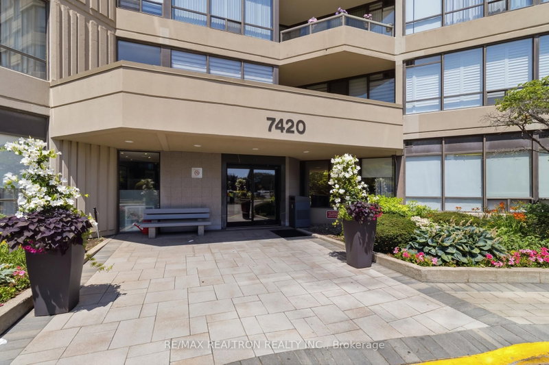 812 - 7420 Bathurst Street