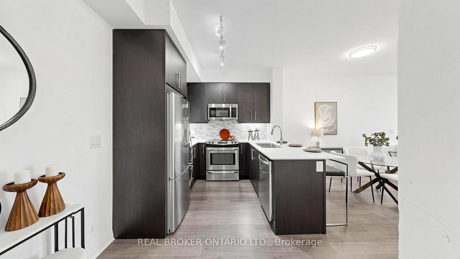 55 Oneida Crescent • #801 • Richmond Hill, ON photo 23