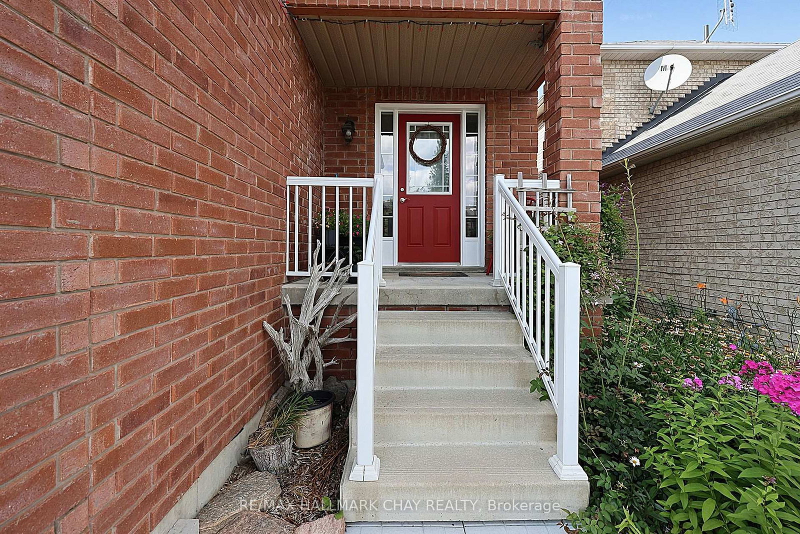 1426 Benson Street • Innisfil, ON photo 2