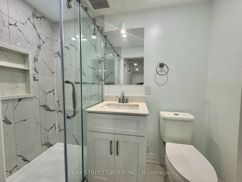 One Bed In W/O Basement - 8 Queensgate Court