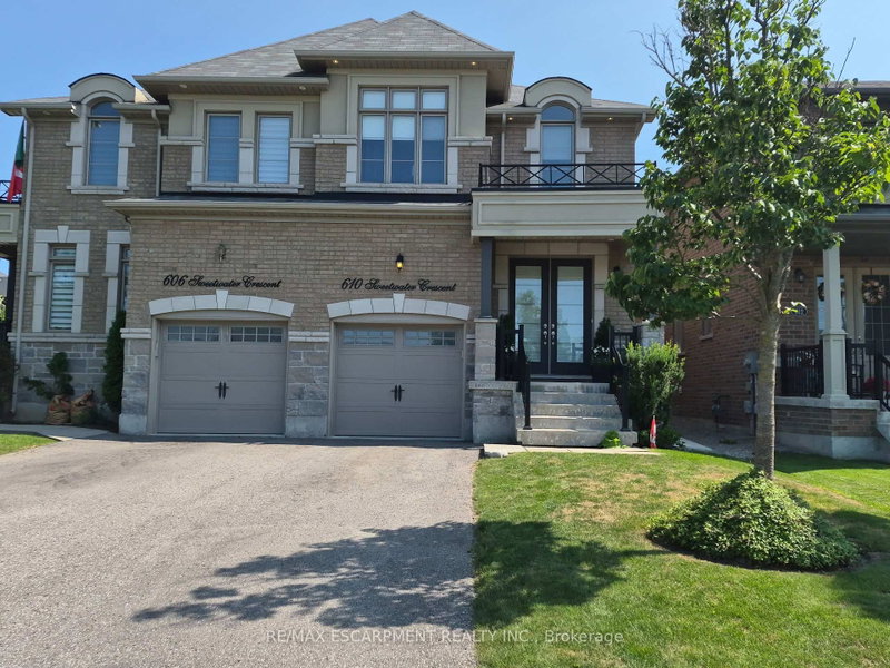 610 Sweetwater Crescent