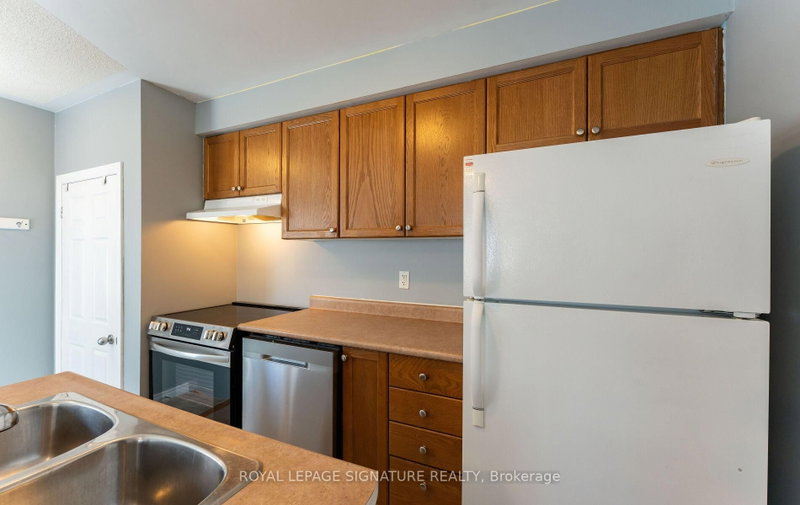 Coach/Lane House - 6 Innisvale Drive