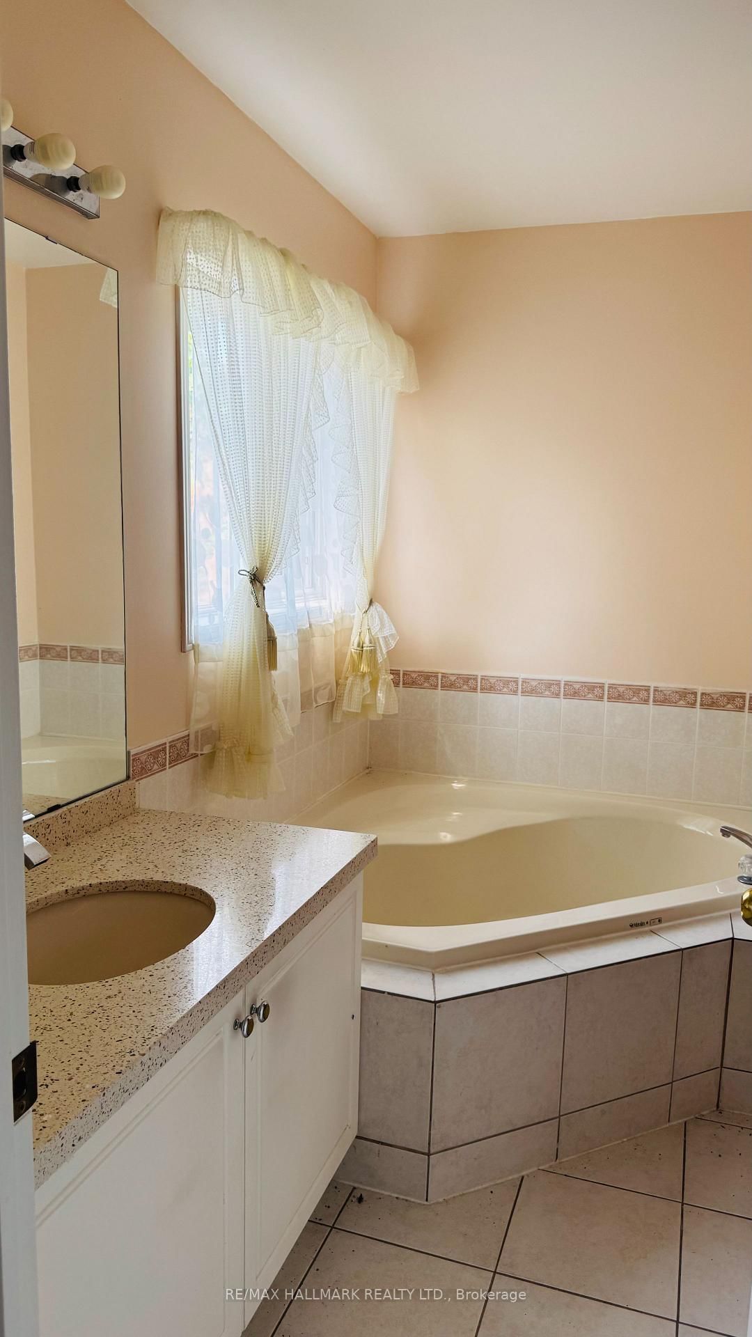47 Futura Avenue • Richmond Hill, ON photo 7