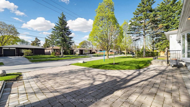 218 Bay Thorn Drive