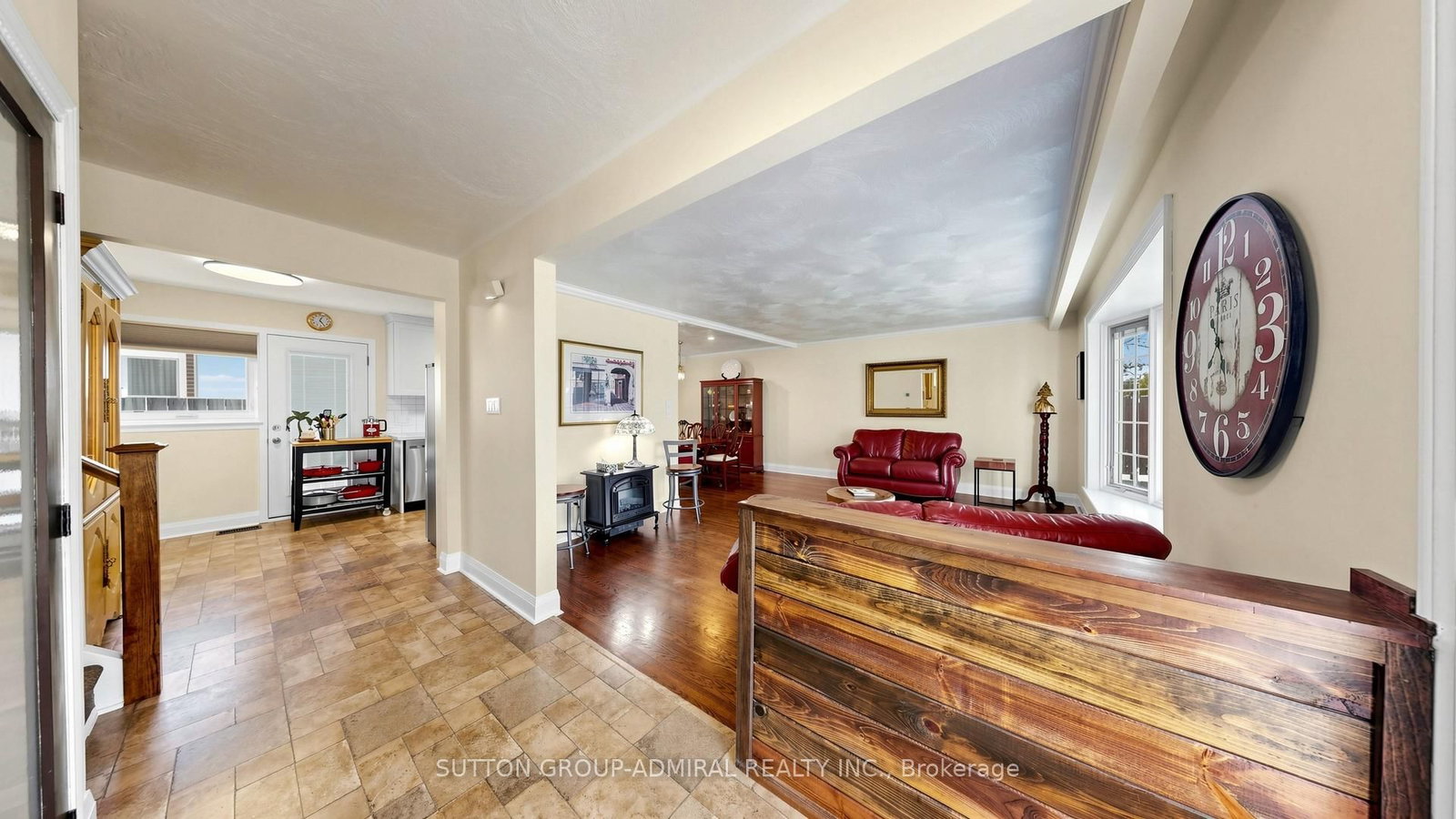 218 Bay Thorn Drive • Markham, ON photo 4