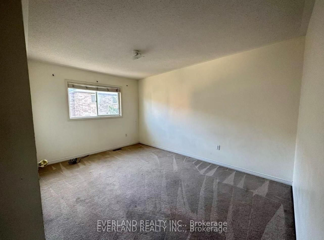 7 Bassett Avenue, Richmond Hill 5