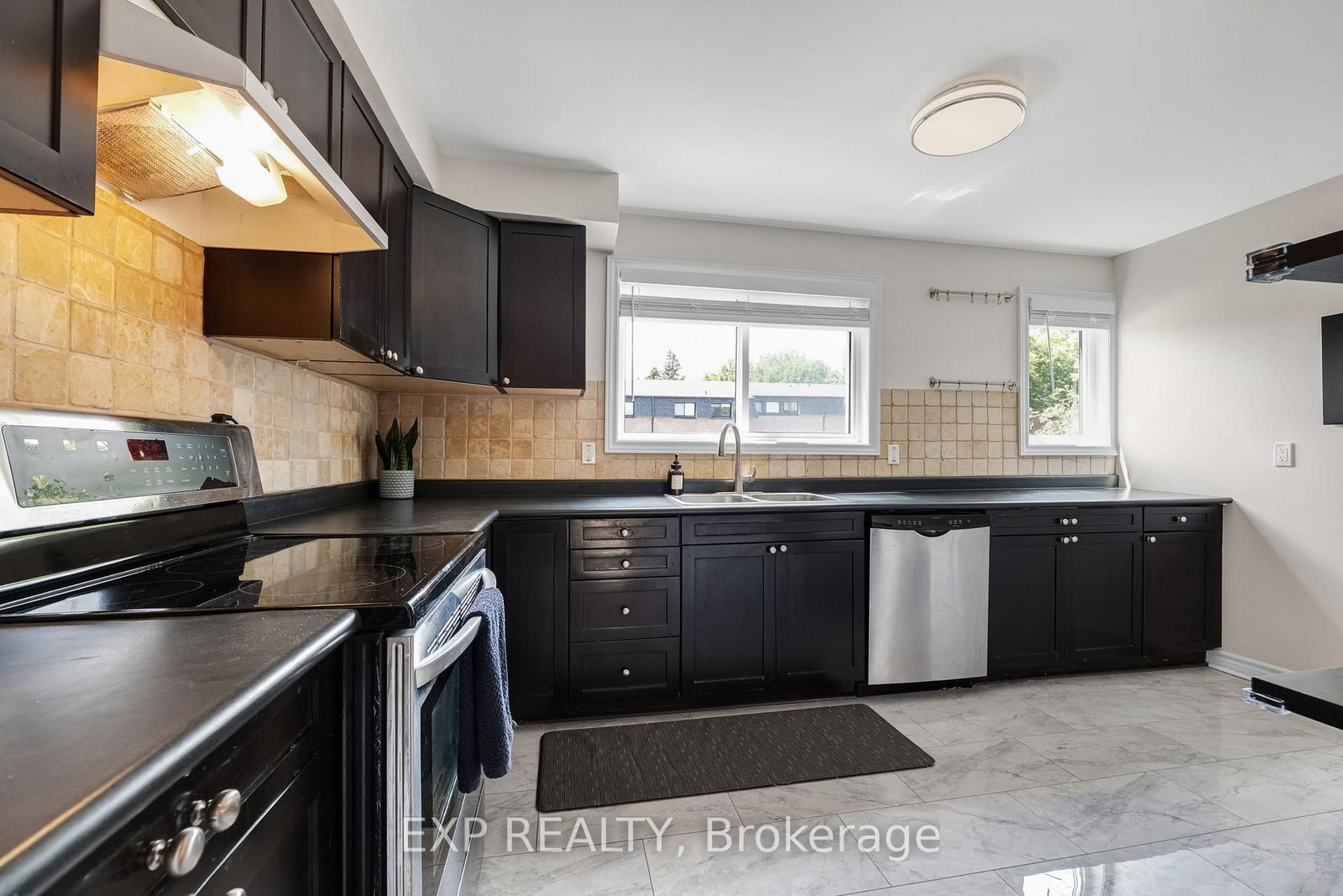 6 Poplar Crescent • Aurora, ON photo 16